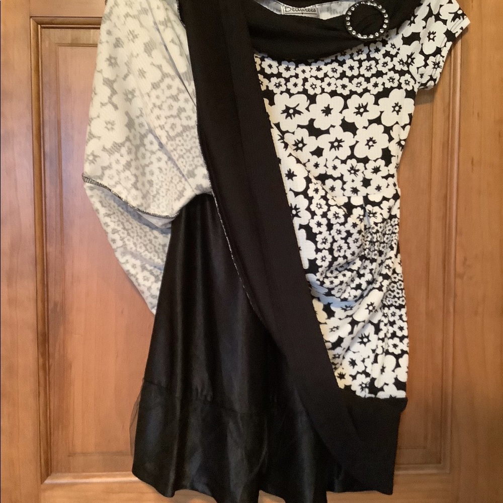 Girls Dress - Picture 2 of 3